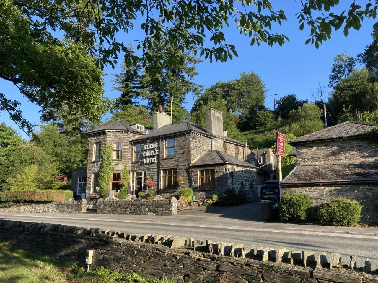 Elen's Castle Hotel Dolwyddelan Buitenkant foto